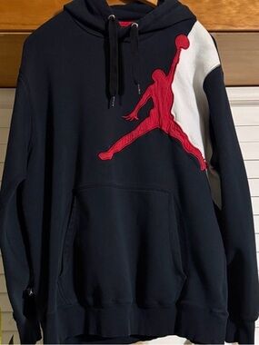 Jordan Hoodie + Graphic Tee Bundle Men’s L Streetwear Outfit Nike Style Lot